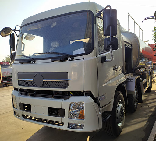 aircraft kerosene tank truck