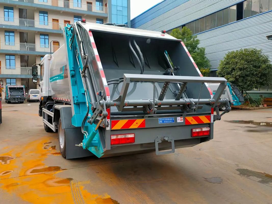 garbage truck
