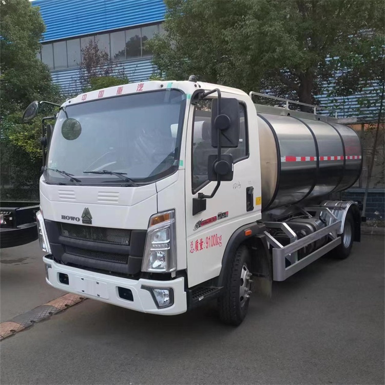 HOWO milk tank truck