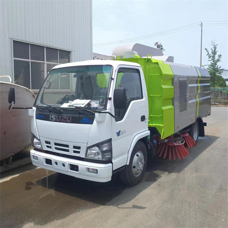 Isuzu 5.5-cubic-meter Road Sweeper: Efficient Cleaning, Leading the New Trend of Sanitation