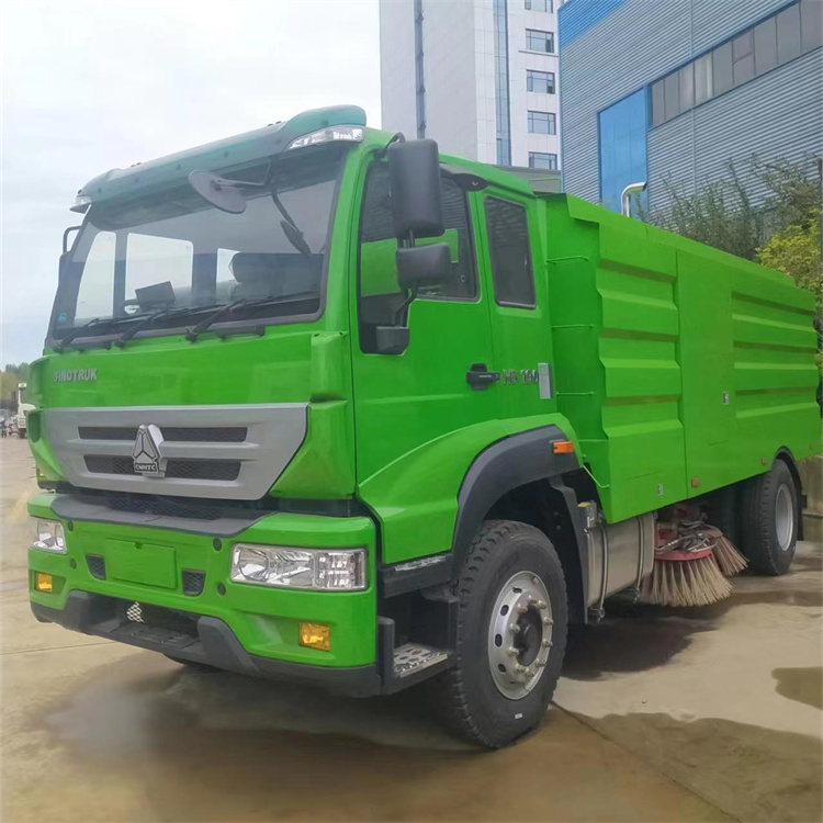 Howo 13-cubic-meter Road Sweeper: Large-scale Cleaning, a New Benchmark for Efficient Sanitation