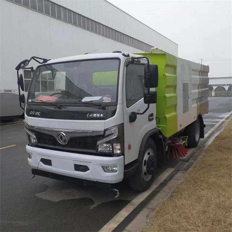 Dongfeng 9-cubic-meter Washing and Sweeping Vehicle right front