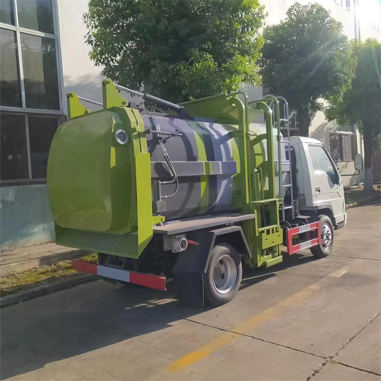 Isuzu 5.5-cubic-meter Road Sweeper Efficient Cleaning back
