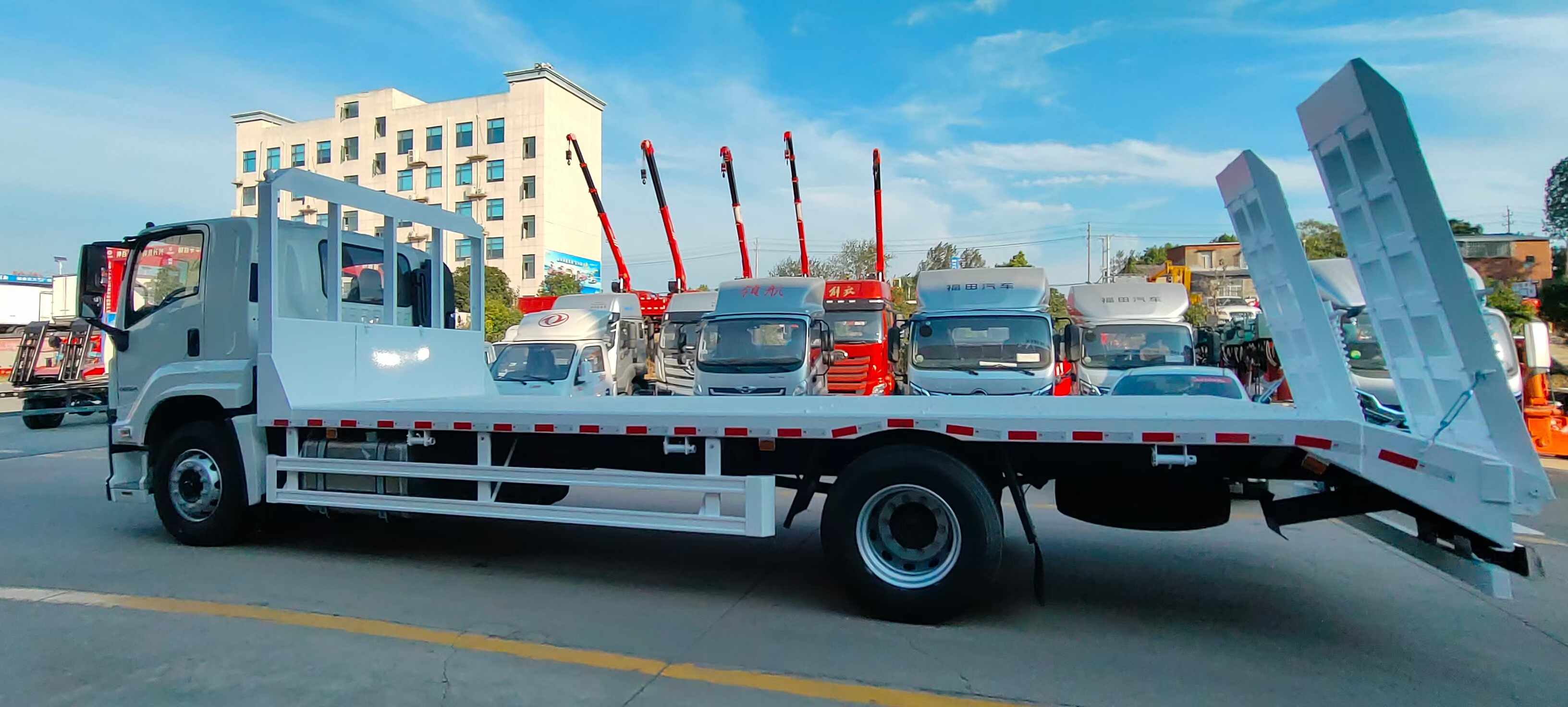 ISUZU GIGA flatbed transport truck 05