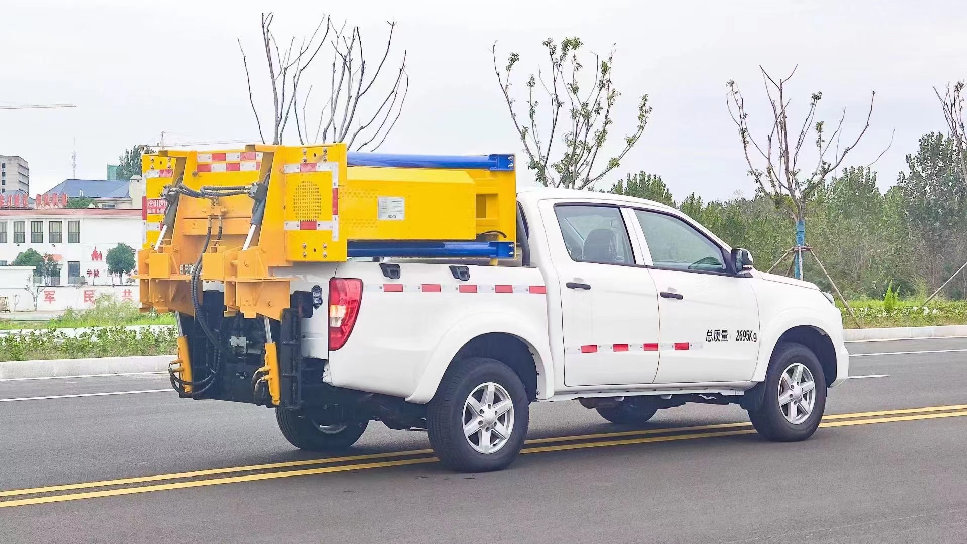 JMC pickup anti-collision truck (3)