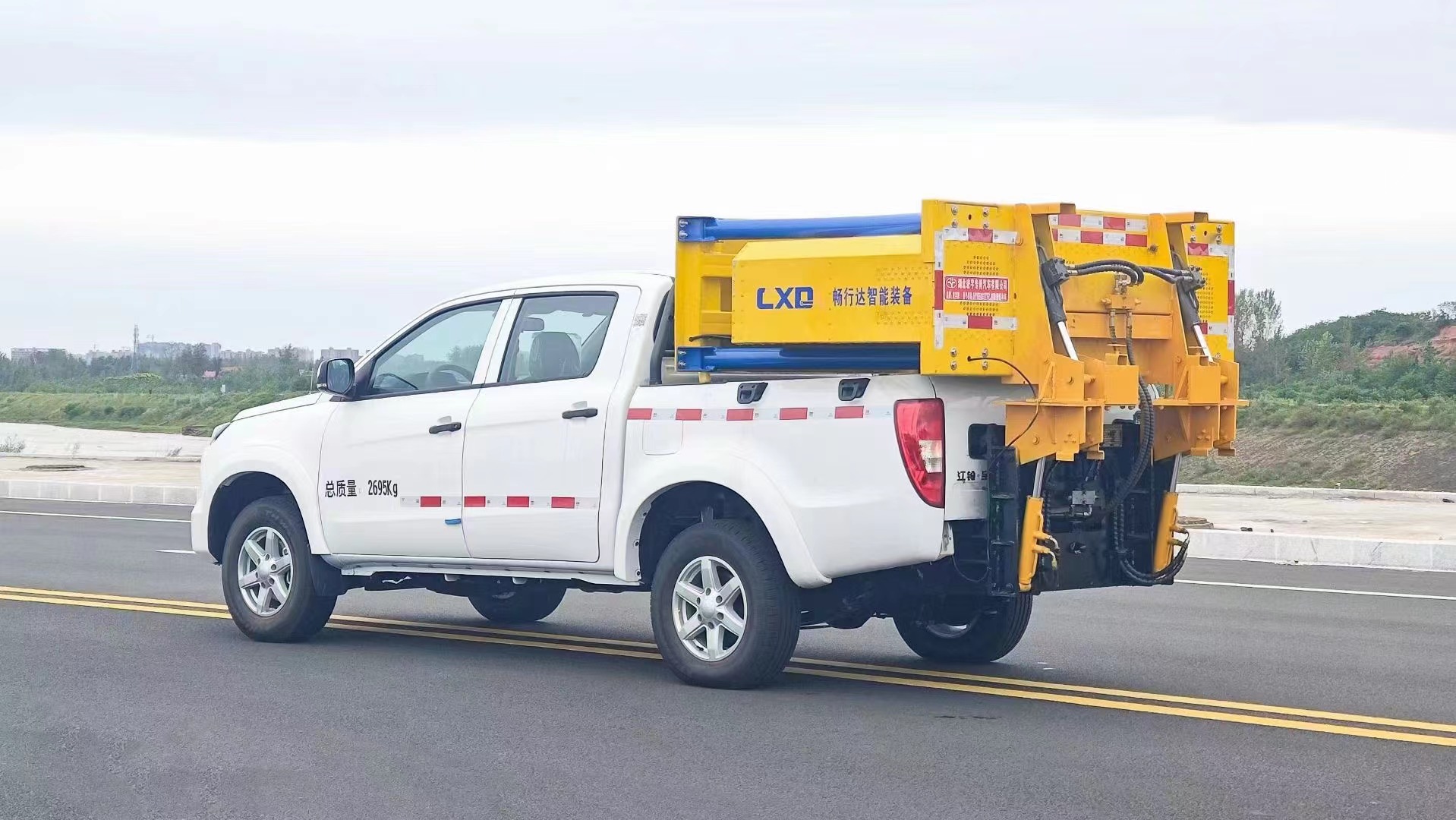 JMC pickup anti-collision truck (4)