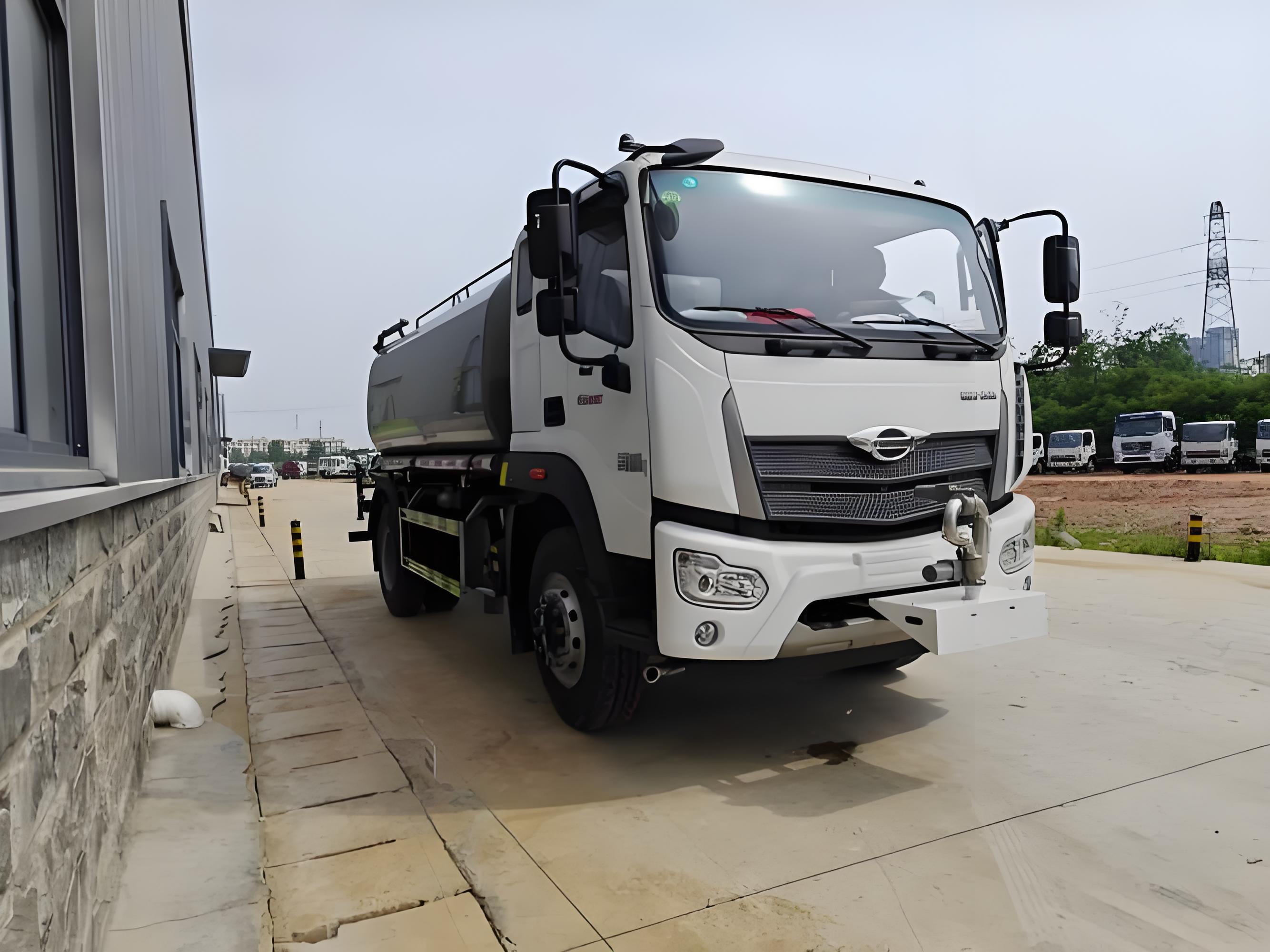 Foton 12 cbm water sprinkler truck with fog cannon machine