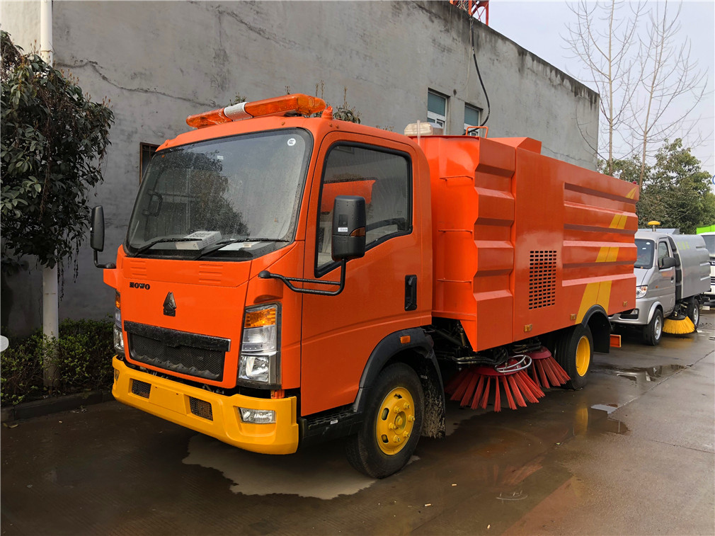 Howo 5-cubic-meter Road Sweeper truck
