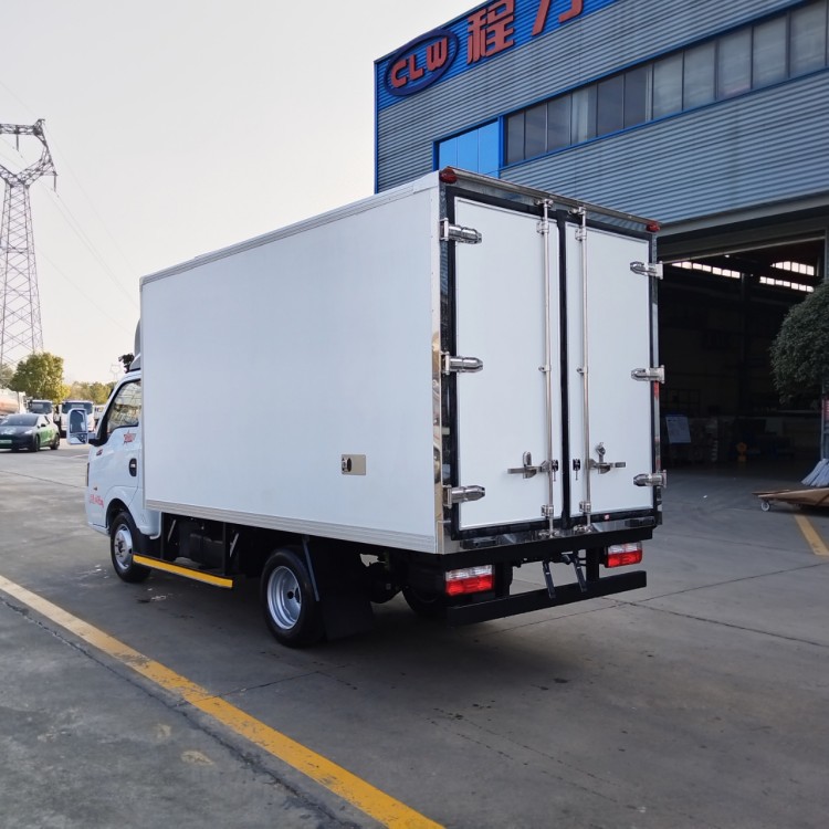 dongfeng-3.5m-freezer-truck-13