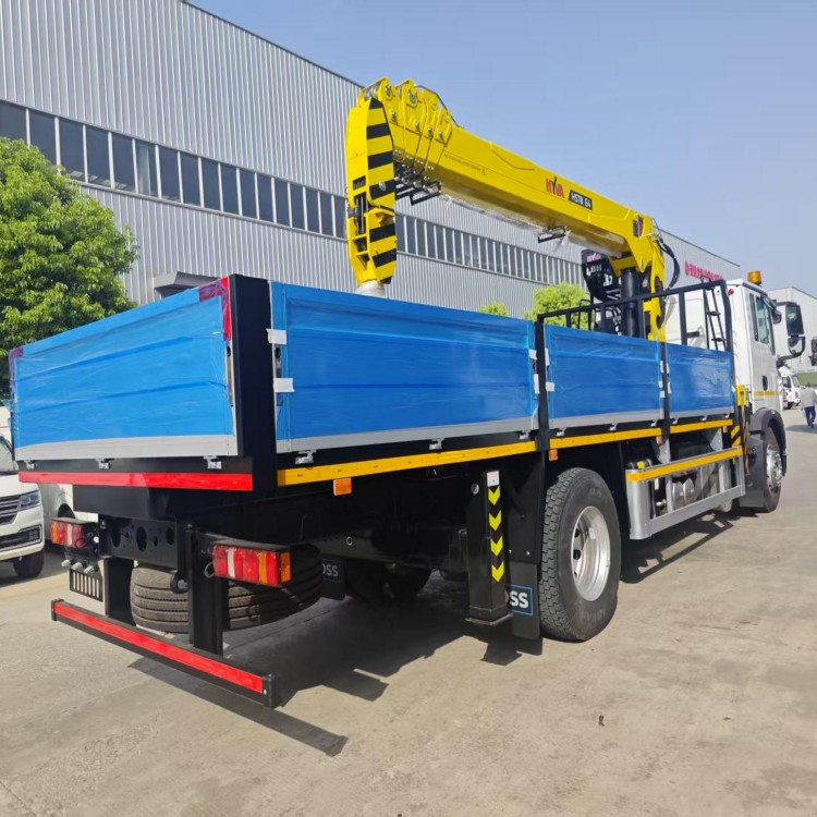 howo 8ton truck mounted crane customized cargo box for sale in Russia